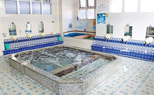 四国旅行のhub拠点 古民家ゲストハウス Heso Camp 三好市 外观 照片