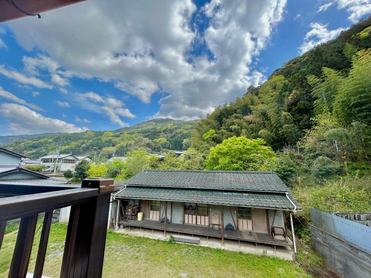 四国旅行のhub拠点 古民家ゲストハウス Heso Camp 三好市 外观 照片