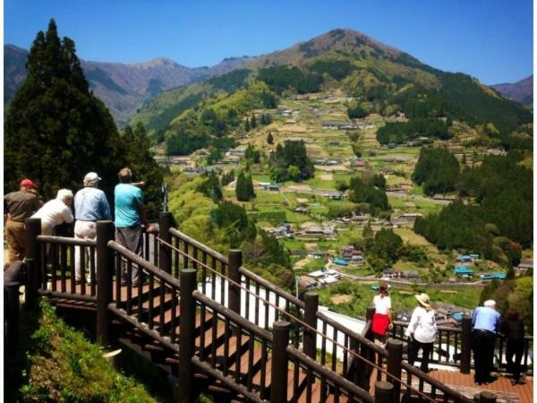 四国旅行のhub拠点 古民家ゲストハウス Heso Camp 三好市 外观 照片