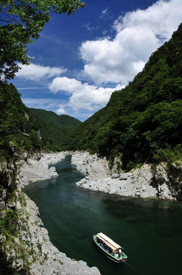 四国旅行のhub拠点 古民家ゲストハウス Heso Camp 三好市 外观 照片